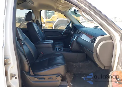 2008 Chevrolet Suburban 1500 Lt из США, поврежденный, VIN 1GNFC16J18J212846